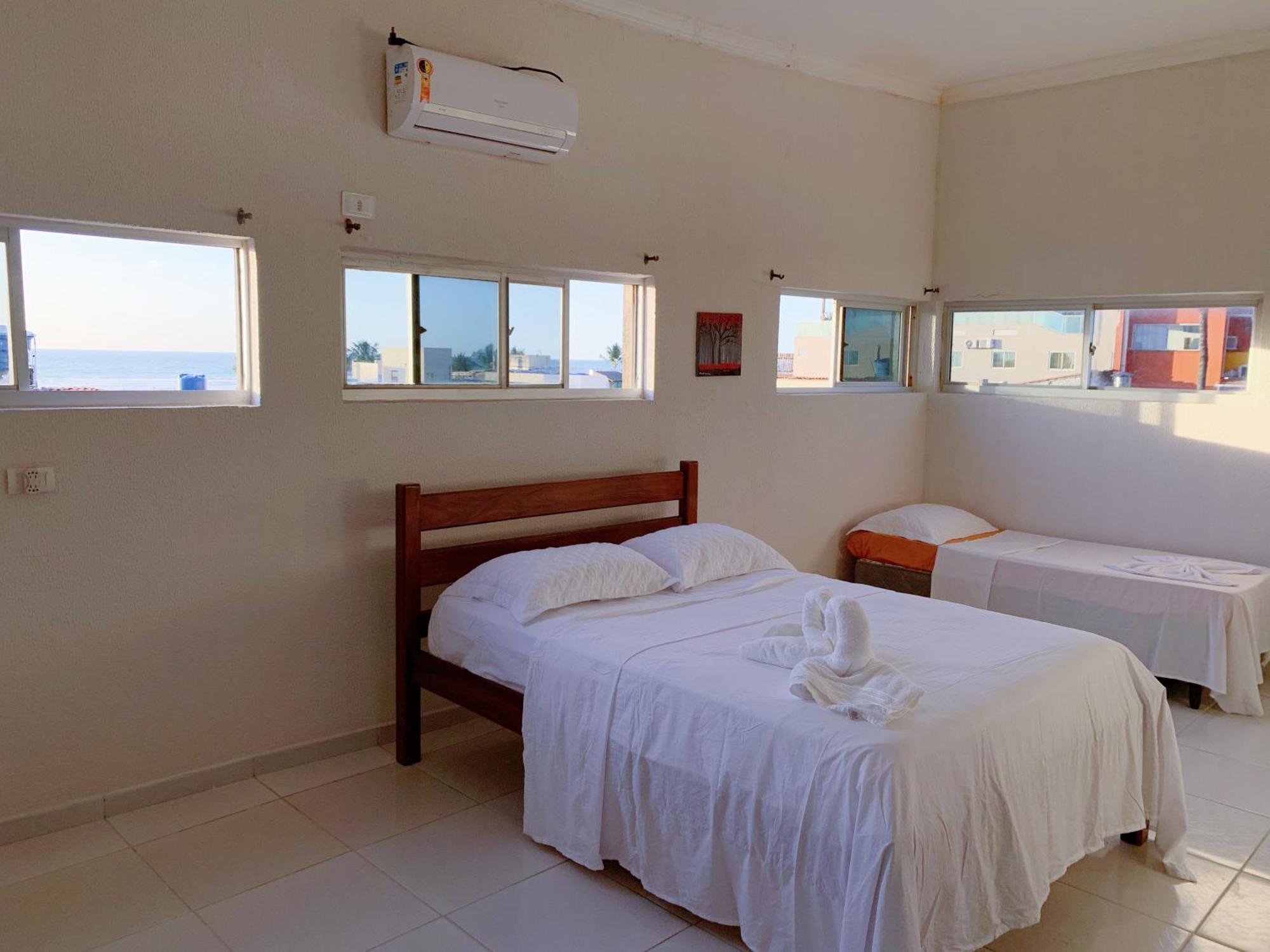 Flats E Suites Elcaline ปอร์โต จิ กาลินญาส ภายนอก รูปภาพ