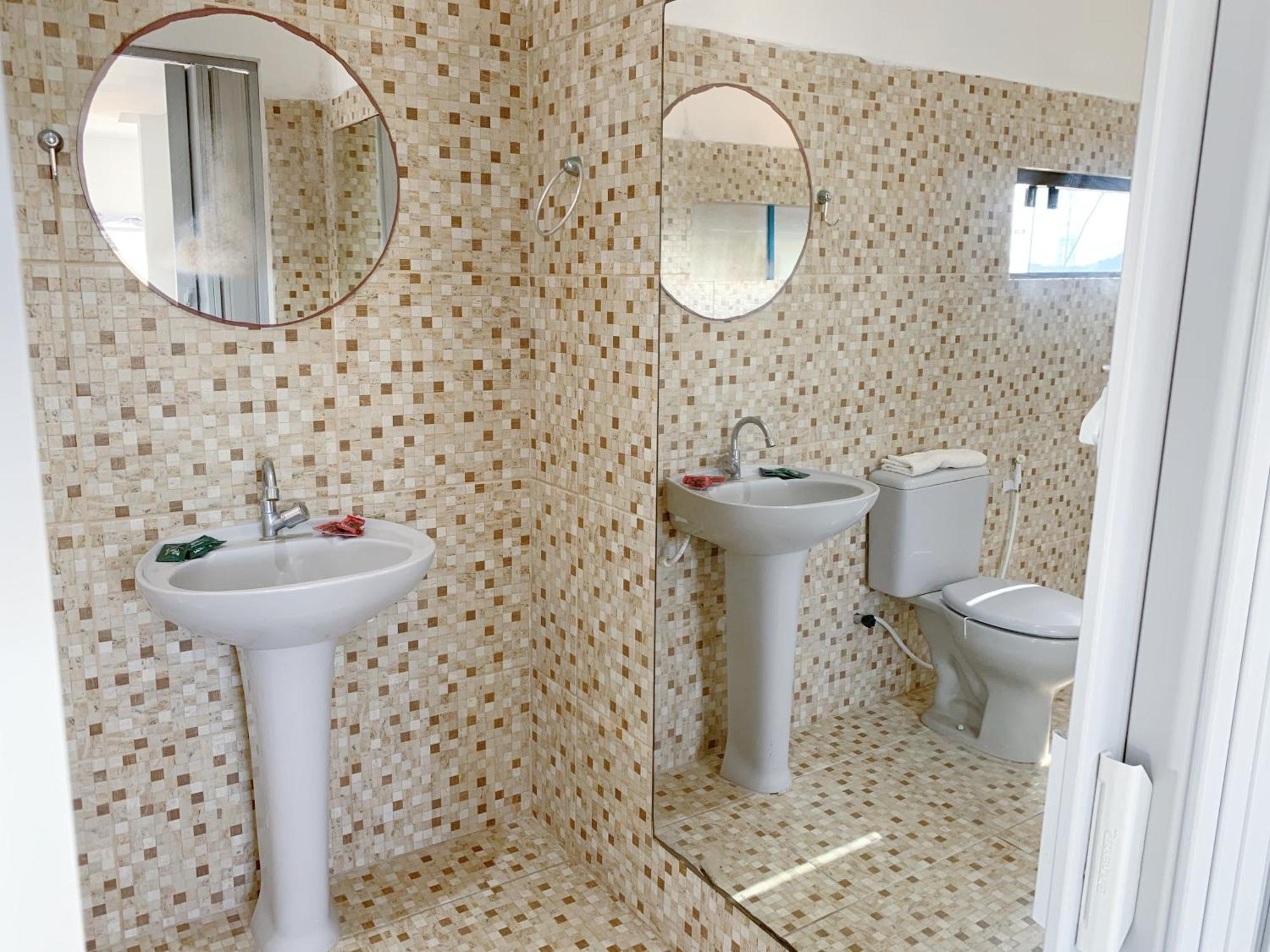 Flats E Suites Elcaline ปอร์โต จิ กาลินญาส ภายนอก รูปภาพ